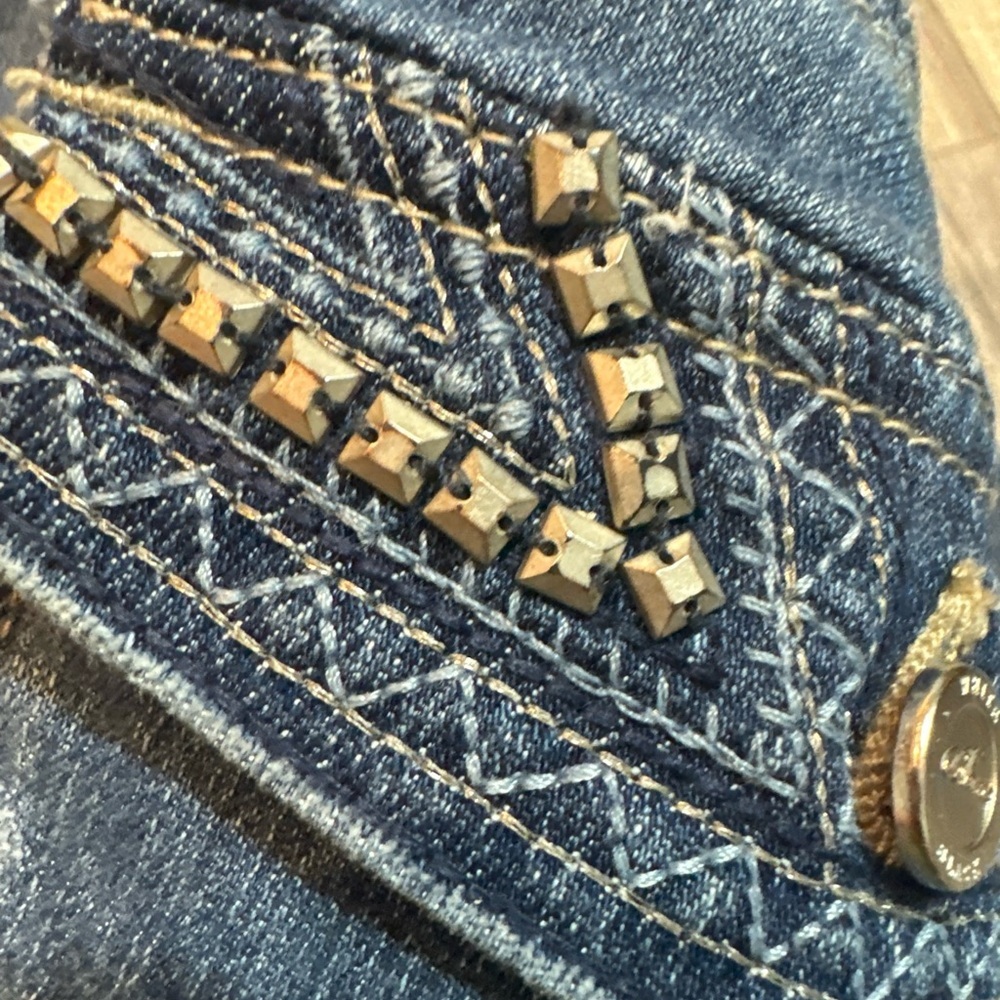 Women’s White House Black Market Distressed Embellished Blanc Crop Size 6 - Picture 11 of 13